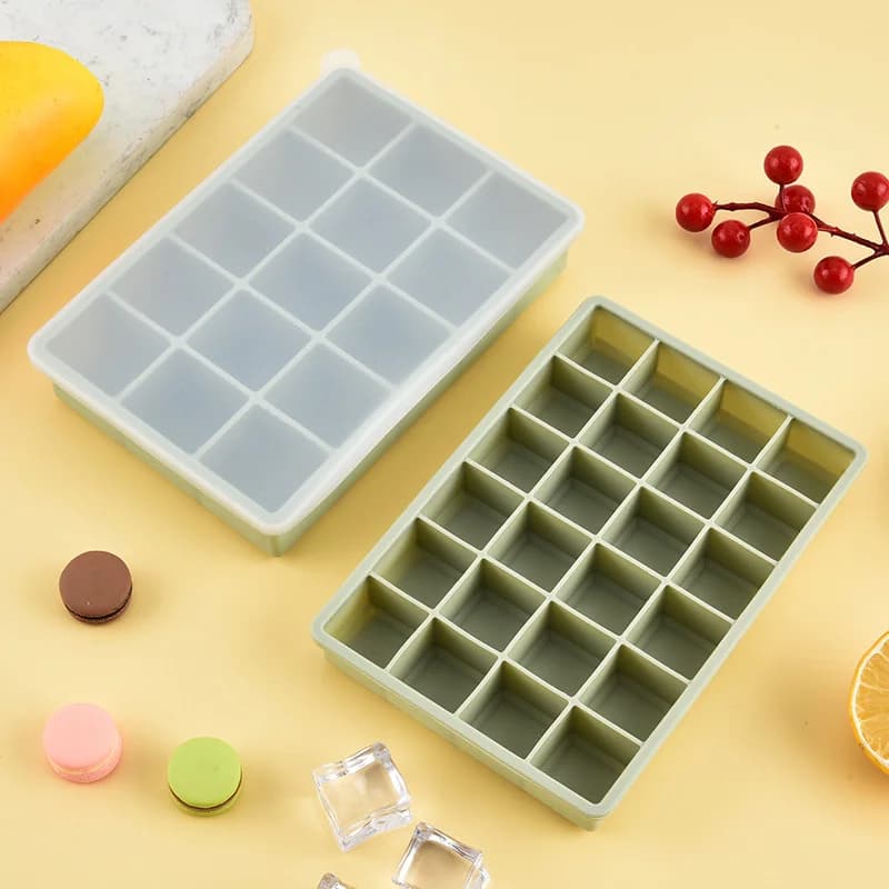 Khay đá vuông 24 ô có nắp