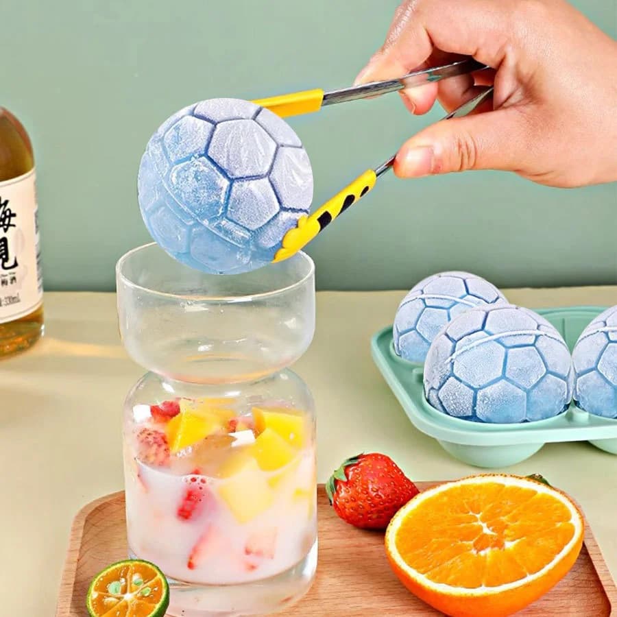 Khay làm đá bóng bầu dục 4 ngăn kèm nắp